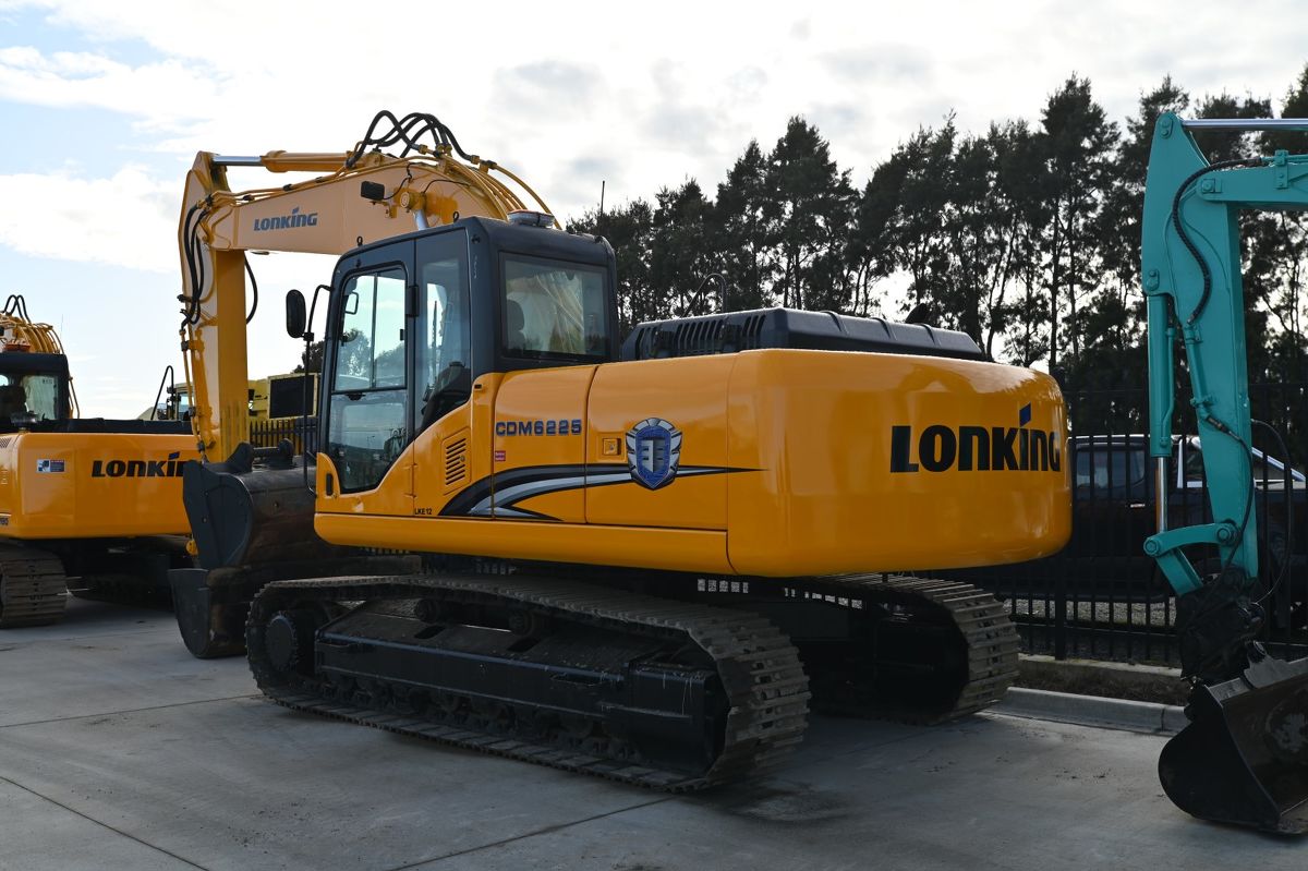 Lonking CDM6225 Excavator